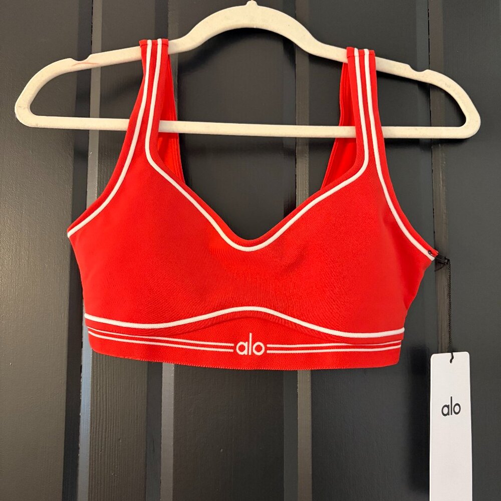 🔥 Alo Airbrush Heart Throb Sports Bra – Bright Red/White – NWT – Size S
